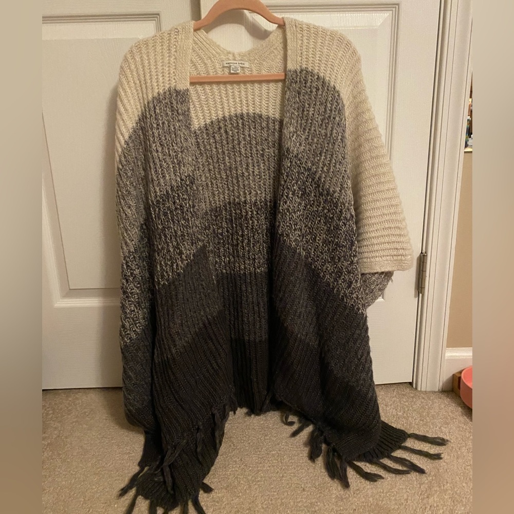 American Eagle, Size S, Black, White, and Gray Kimono